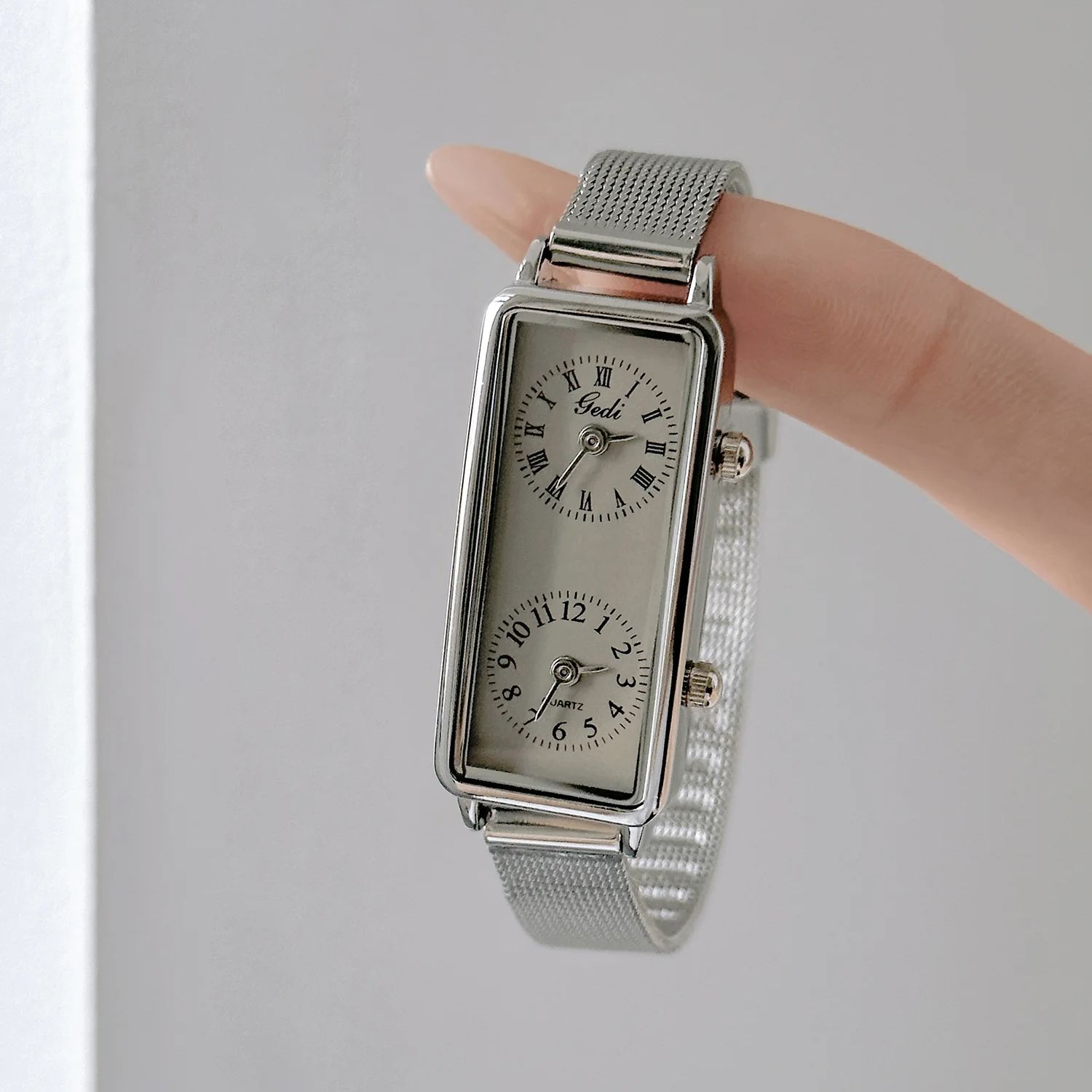 Vintage Fashion Watches - 게디 패션 크리에이티브 여성용 시계 듀얼