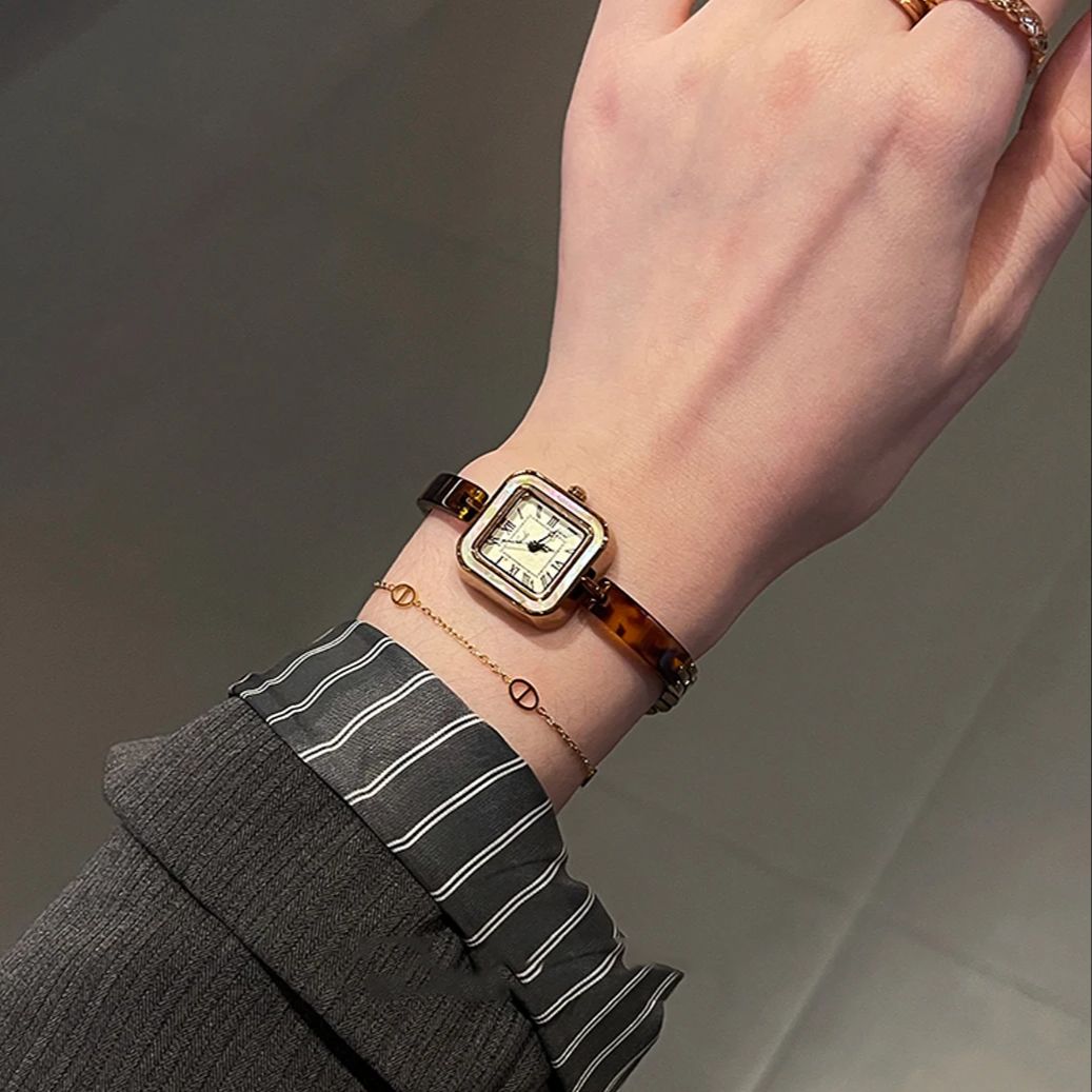 로마 숫자와 사각형 다이얼이 있는 럭셔리 빈티지 여성용 - Vintage Fashion Watches 리뷰 및 가격