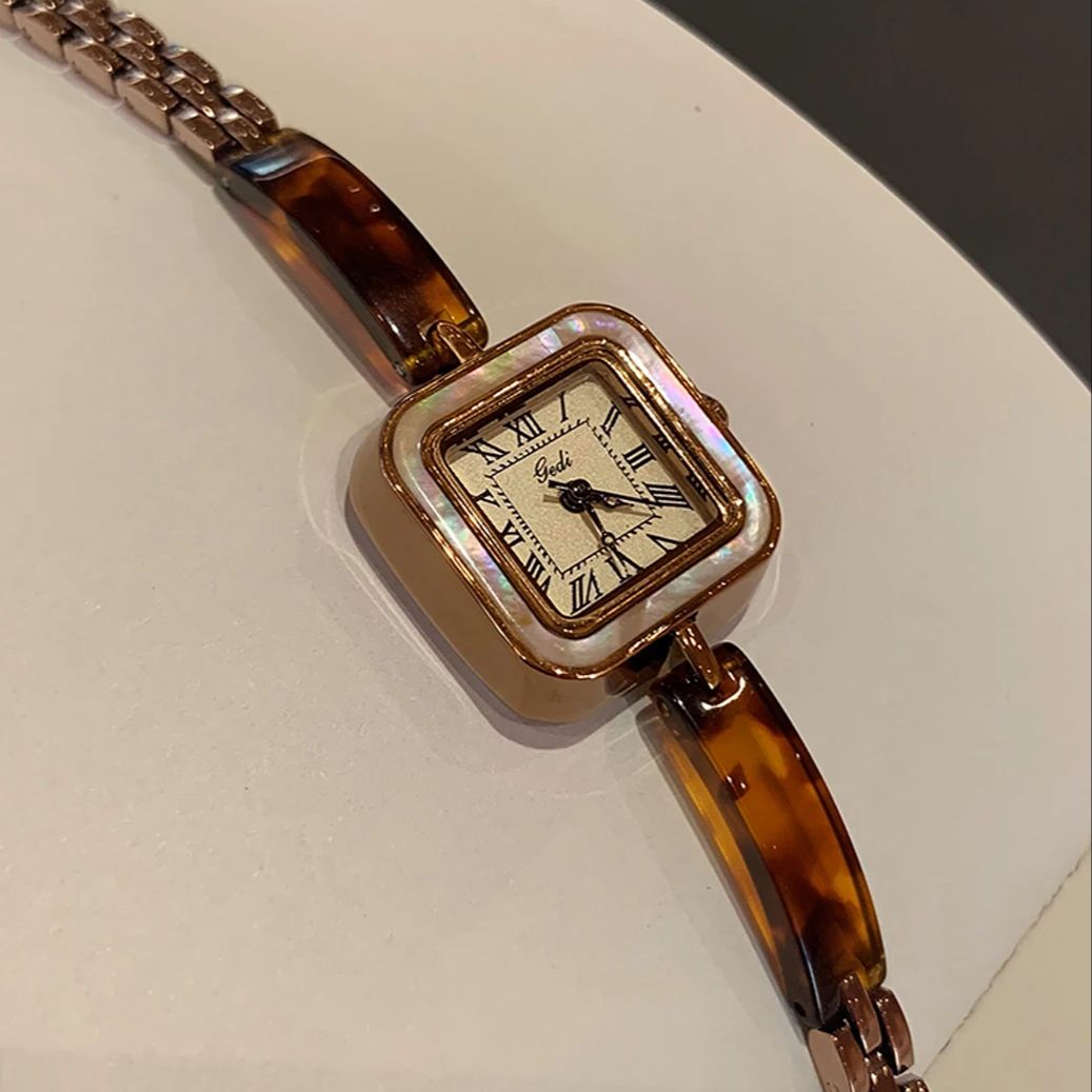 로마 숫자와 사각형 다이얼이 있는 럭셔리 빈티지 여성용 - Vintage Fashion Watches 리뷰 및 가격